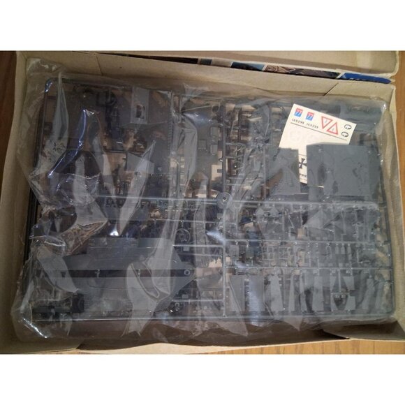 Italaerei Model Kit M7 Priest 1:35 Scale Self-Propelled 105mm Howitzer No. 206 P - Picture 7 of 9